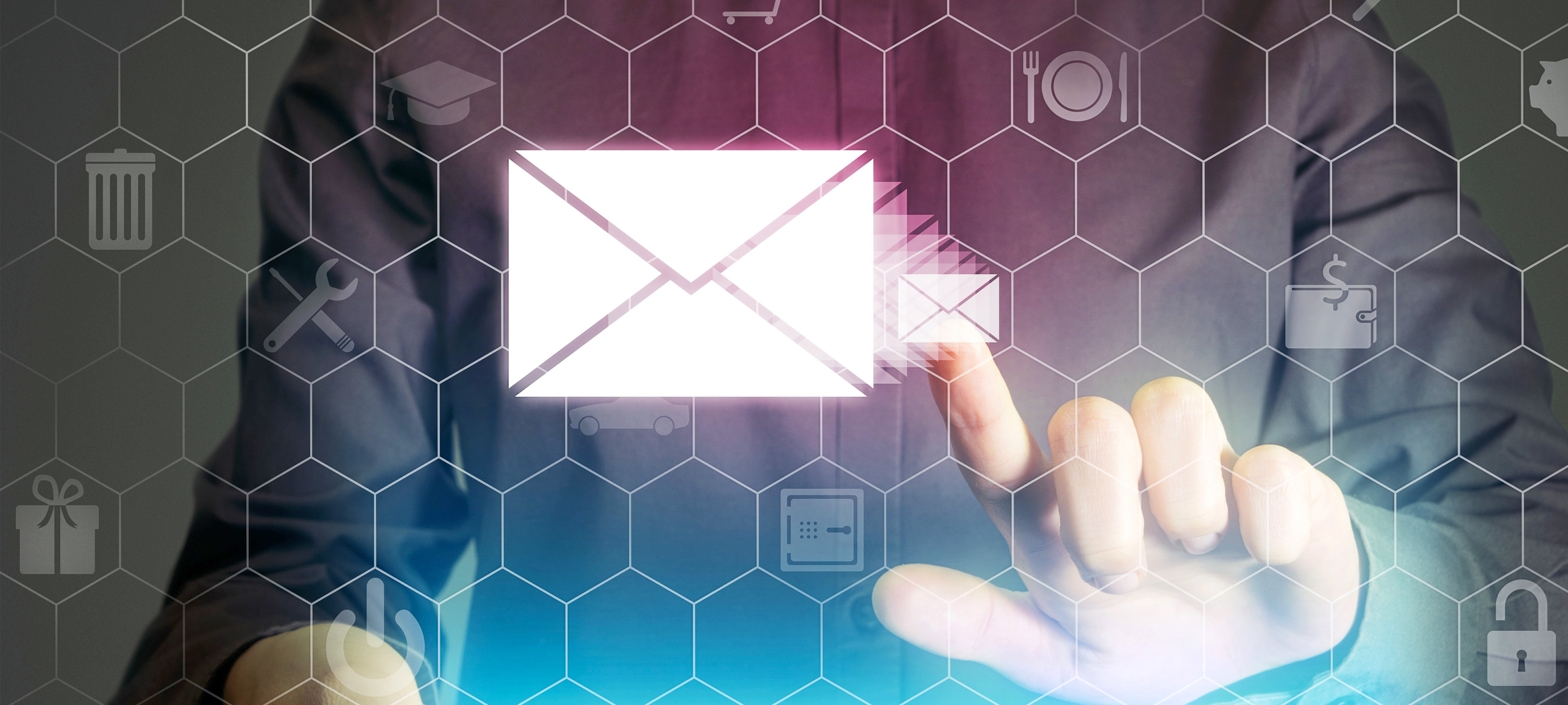 Drag-and-Drop Email Builders: Efficiency vs. Customization